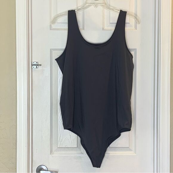 Torrid Sculpting Knit Double Scoop Bodysuit Gray Size 3X - Picture 4 of 11